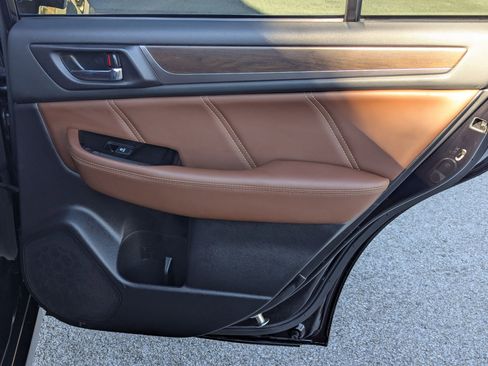 Used 2018 Subaru Outback 3.6R Touring w/ Popular Package #3 image 26