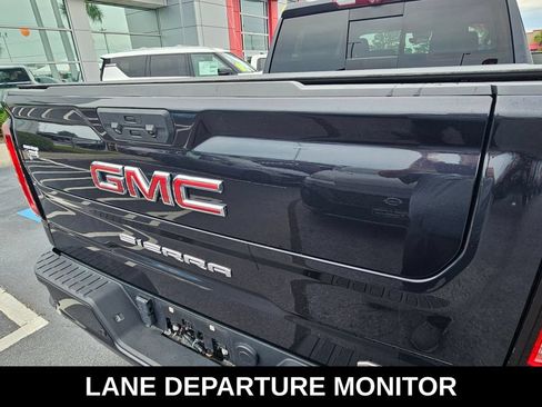 Used 2022 GMC Sierra 1500 AT4 w/ AT4 Premium Package AWD/4WD image 12