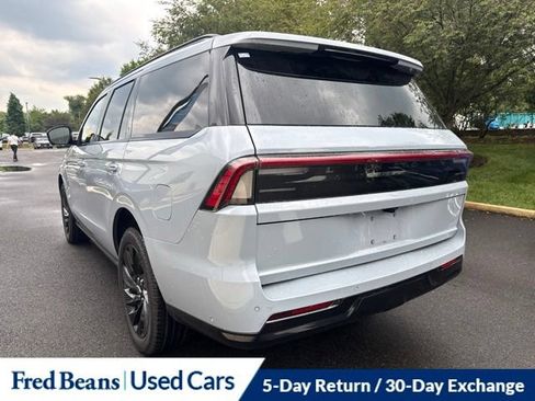 Used 2025 Lincoln Navigator Reserve w/ Jet Appearance Package AWD/4WD image 5