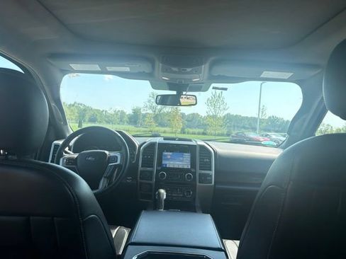 Used 2018 Ford F150 Lariat w/ Equipment Group 502A Luxury AWD/4WD image 18