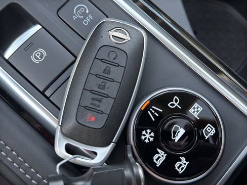 New 2026 Nissan Pathfinder Platinum image 38