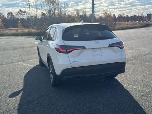 New 2026 Honda HR-V LX image 8