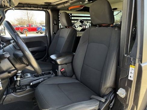 Used 2019 Jeep Wrangler Sport image 24