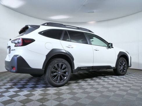 Used 2025 Subaru Outback Onyx Edition AWD/4WD image 6