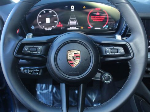 Certified 2025 Porsche Cayenne Coupe AWD/4WD image 19