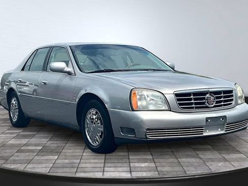 Used 2005 Cadillac De Ville w/ Limited Edition Package FWD image 3