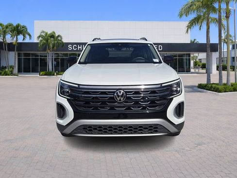 Used 2024 Volkswagen Atlas Peak Edition SEL AWD/4WD image 2