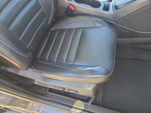 Used 2017 Ford C-MAX Energi SE w/ Equipment Group 402A image 32