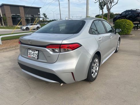 Used 2020 Toyota Corolla LE FWD image 5