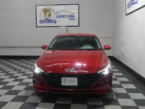 Used 2022 Hyundai Elantra SEL FWD image 2