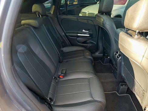 Used 2021 Mercedes-Benz GLA 250 4MATIC image 31