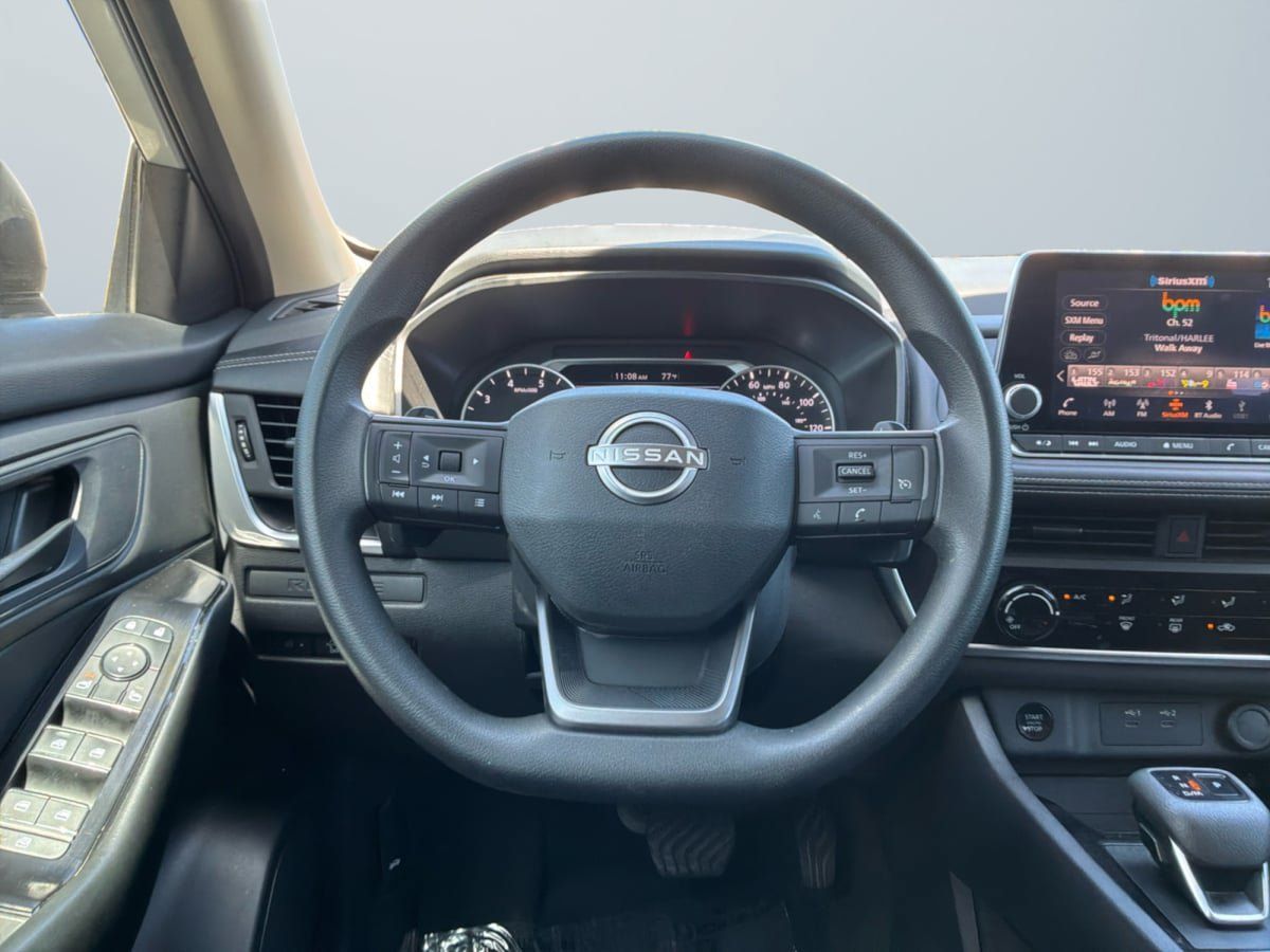 Used 2025 Nissan Rogue S FWD image 12