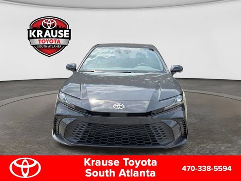 New 2026 Toyota Camry Hybrid FWD image 2