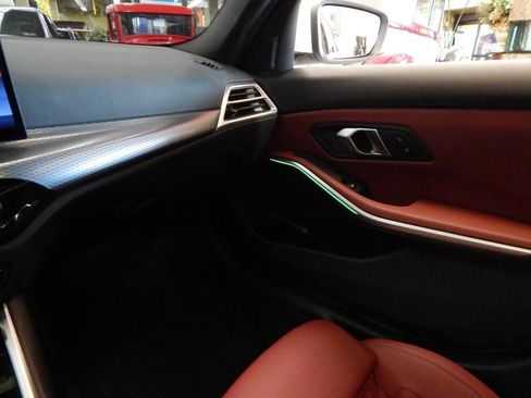 Used 2025 BMW 330i xDrive Sedan w/ M Sport Package image 20