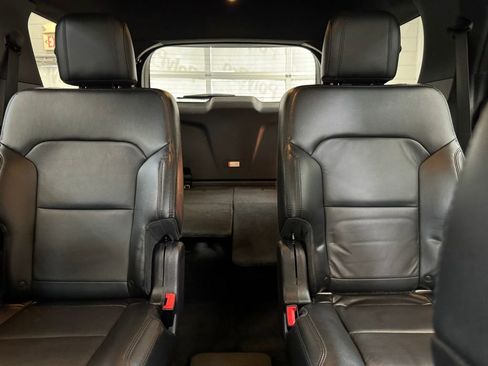 Used 2017 Ford Explorer XLT w/ Equipment Group 202A image 14