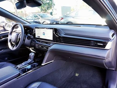 Used 2025 Toyota Camry XSE FWD image 10