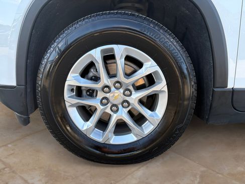 Used 2021 Chevrolet Traverse LS AWD/4WD image 24