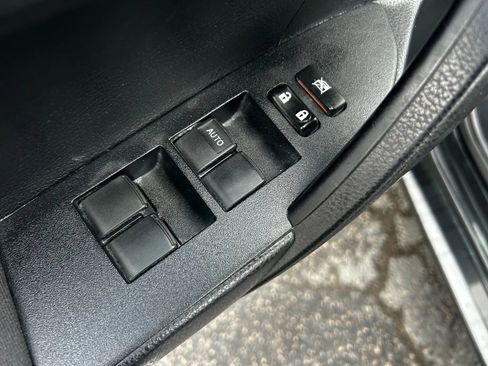 Used 2015 Toyota Corolla L image 23