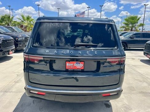 Used 2023 Jeep Wagoneer 2WD w/ Premium Group I image 5