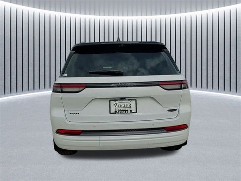 New 2026 Jeep Grand Cherokee Summit image 10