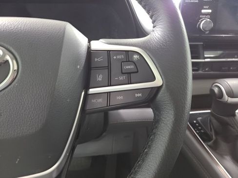Used 2021 Toyota Sienna XLE FWD image 29