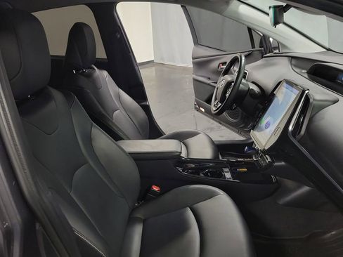 Used 2021 Toyota Prius Prime XLE image 22