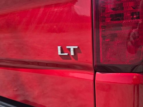 Used 2022 Chevrolet Silverado 1500 LT w/ Z71 Off-Road Package image 7