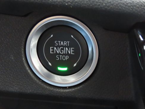 Used 2025 Chevrolet Traverse LT image 28