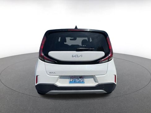 Used 2025 Kia Soul LX w/ LX Technology Package FWD image 8