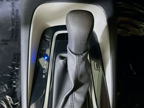 Used 2022 Toyota Corolla LE image 20