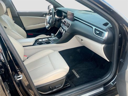 Used 2023 Genesis G70 2.0T image 27