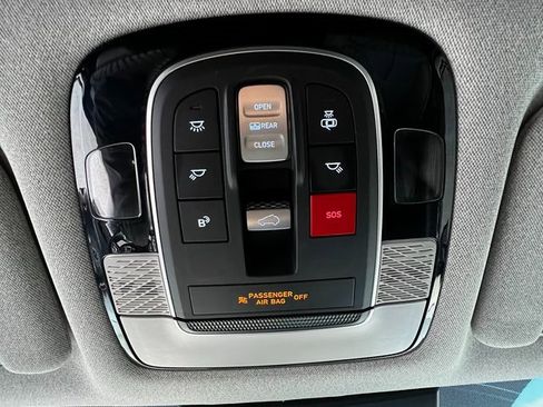 Used 2024 Hyundai Palisade Limited image 32