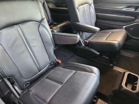 Certified 2024 Jeep Wagoneer L Series II AWD/4WD image 27