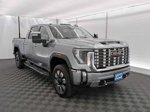 Used 2024 GMC Sierra 3500 Denali w/ Denali Reserve Package AWD/4WD image 8