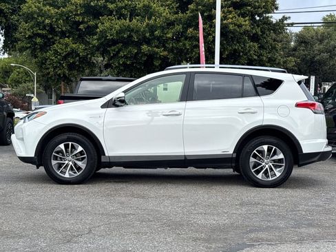 Used 2017 Toyota RAV4 XLE w/ Convenience Package AWD/4WD image 6