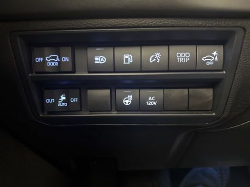 Used 2024 Toyota Sequoia Platinum image 21