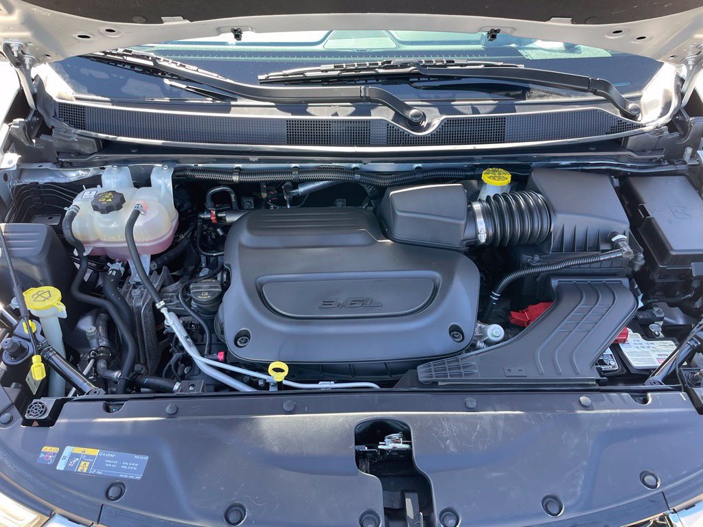 Used 2023 Chrysler Pacifica Touring-L FWD image 32
