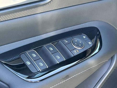 Certified 2025 Nissan Murano SV AWD/4WD image 19