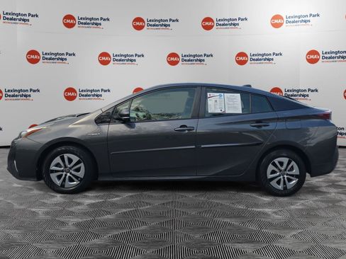 Used 2017 Toyota Prius Three w/ Advanced Technology Package FWD image 4