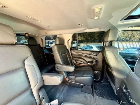 Used 2019 GMC Yukon SLT image 28