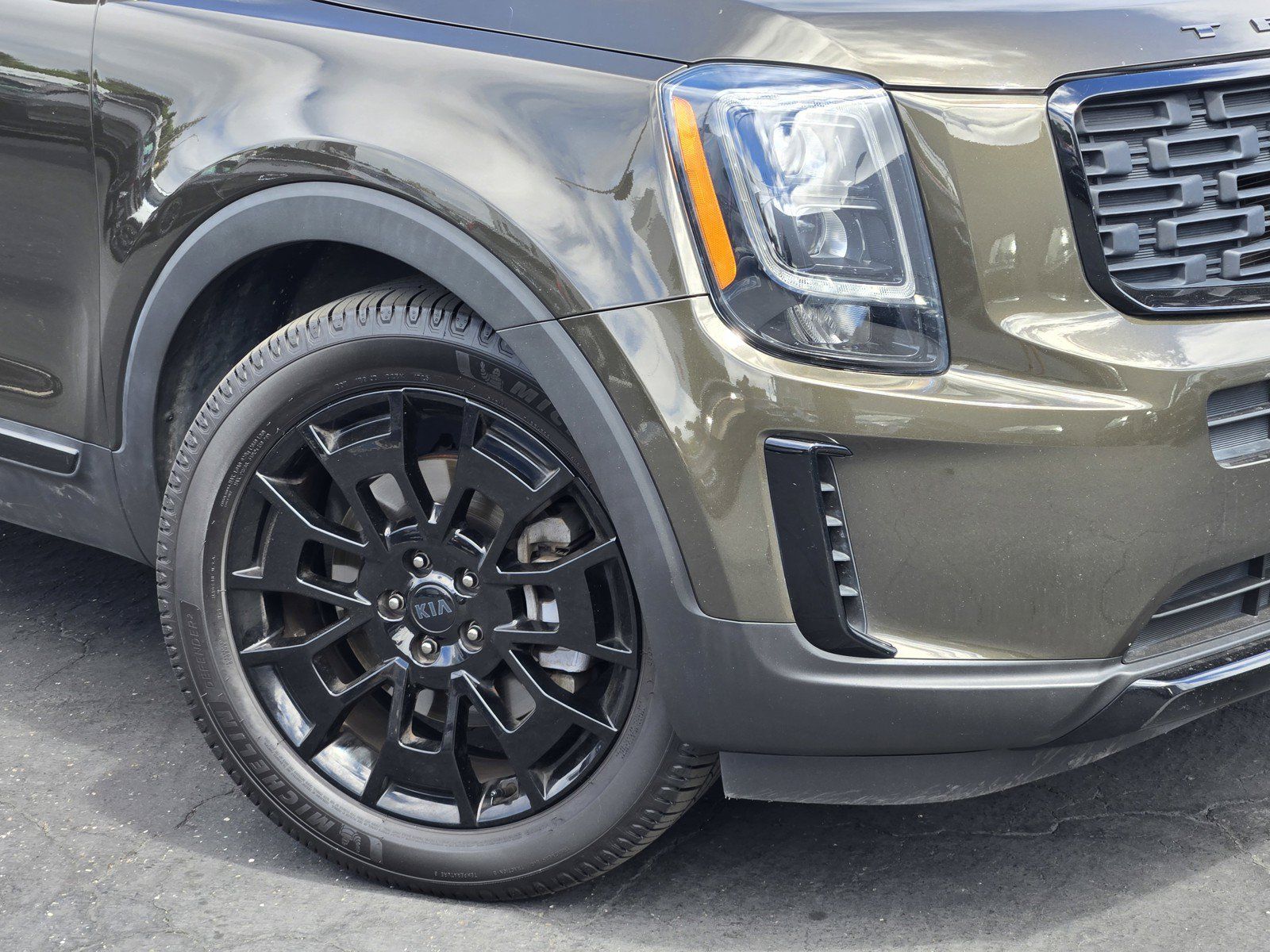 Used 2021 Kia Telluride EX w/ EX Premium Package AWD/4WD image 9