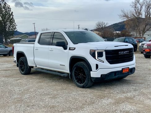 Used 2023 GMC Sierra 1500 Elevation w/ LPO, Elevation Black Package image 7