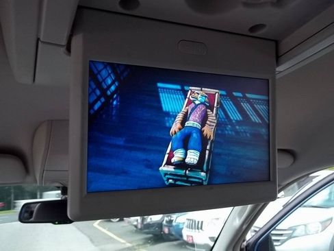 Used 2012 Chrysler Town & Country Touring-L w/ Entertainment Group #2 FWD image 20