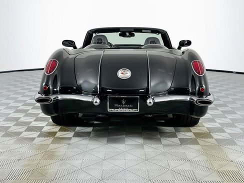 Used 2013 Chevrolet Corvette Convertible image 6