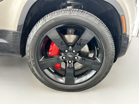 Used 2023 Land Rover Defender 110 X-Dynamic SE image 31