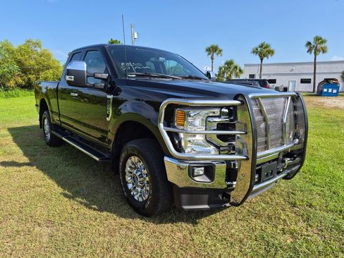 Used 2022 Ford F250 Lariat w/ Chrome Package AWD/4WD image 3