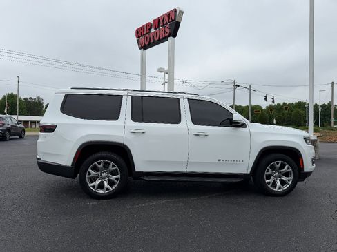Used 2022 Jeep Wagoneer Series II AWD/4WD image 8