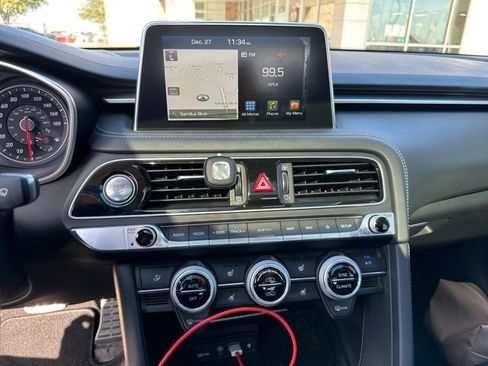 Used 2019 Genesis G70 3.3T Advanced w/ Elite Package image 19