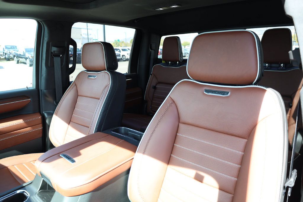 New 2026 GMC Sierra 2500 Denali Ultimate w/ LPO, Black Badging Package AWD/4WD image 17