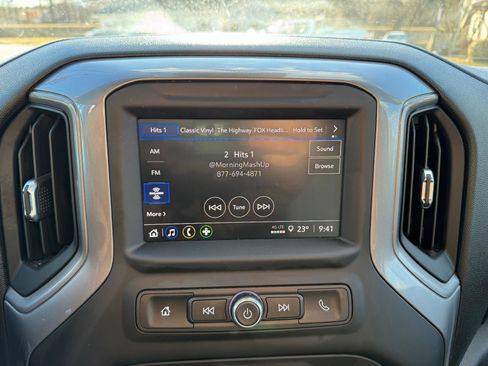 Used 2023 Chevrolet Silverado 1500 Custom image 31